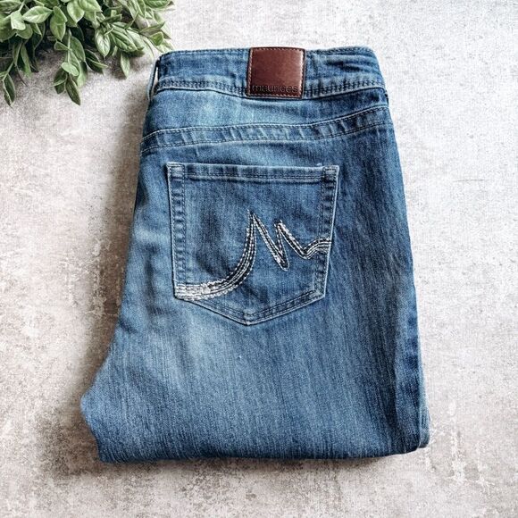 Maurices Medium Denim Mid Rise Straight Leg Jean Size 10 - Picture 1 of 8